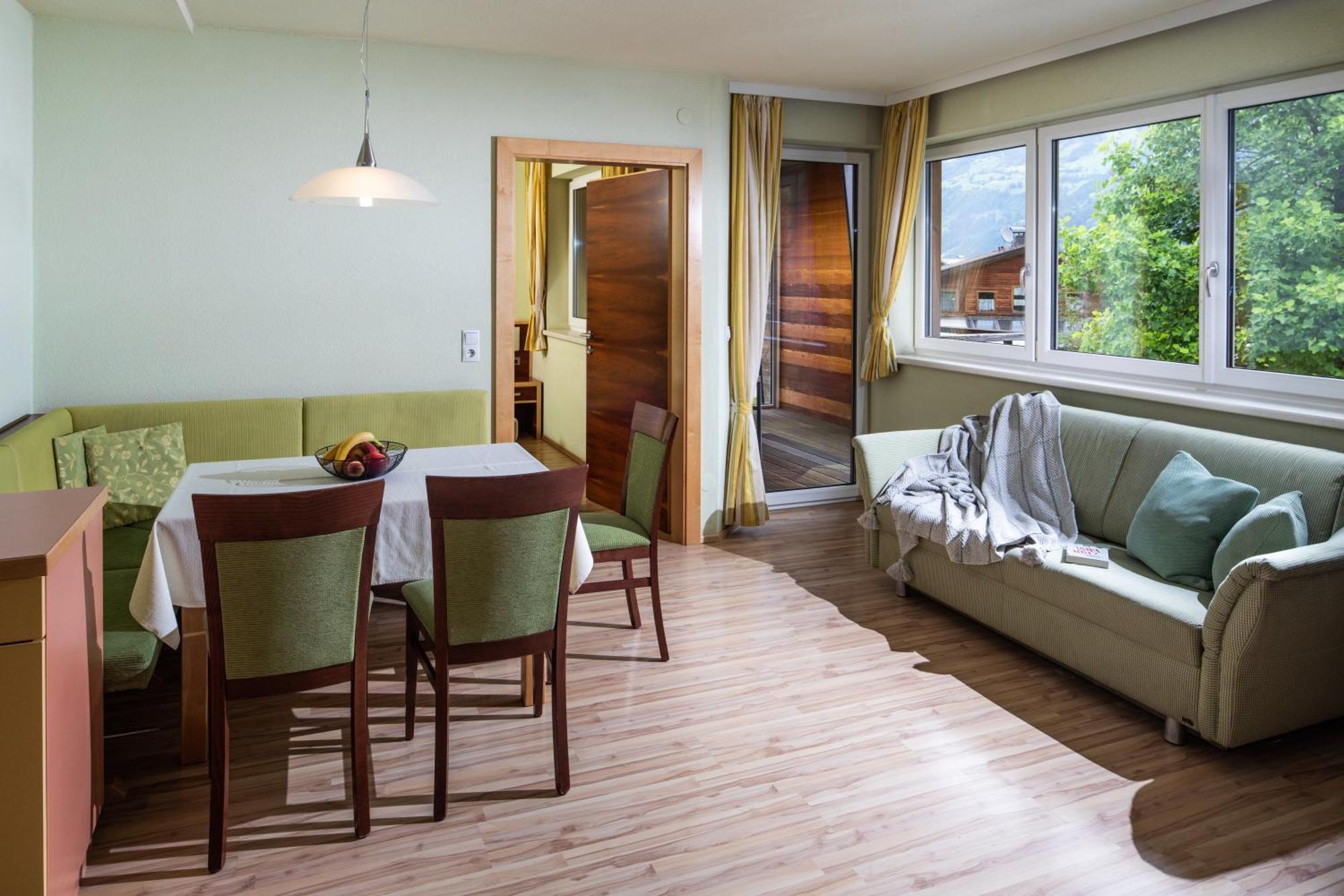 Apparthaus & Chalets Hofer Zell am Ziller Exterior photo